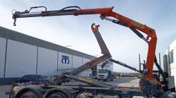 RENAULT D320 6X2 GANCHO Y GRUA lleno
