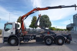 RENAULT D320 6X2 GANCHO Y GRUA lleno