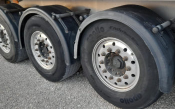 Signos de desgaste en los neumáticos de un vehículo industrial y cuándo es necesario reemplazarlos
